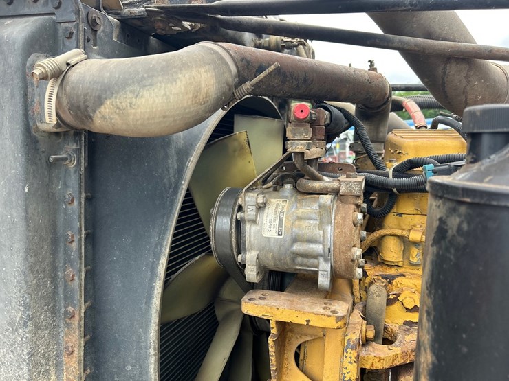 2000-caterpillar-c12-image-52