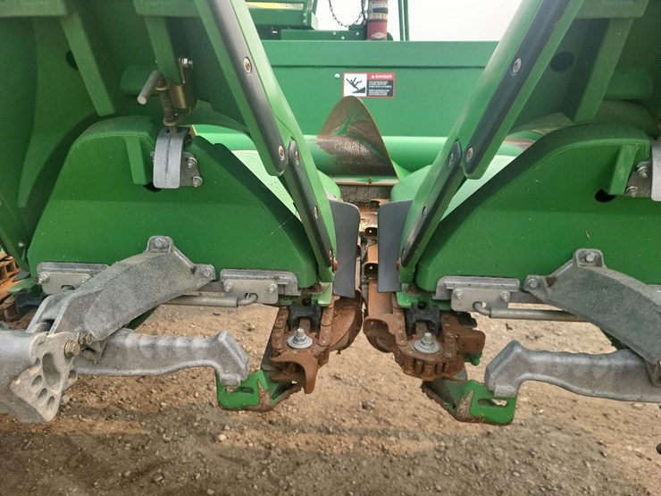 2014-john-deere-612c-corn-head---field-ready-image-42