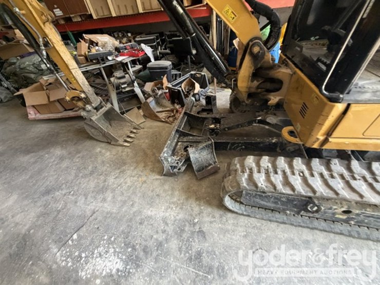 2023-caterpillar-302.7cr-image-5