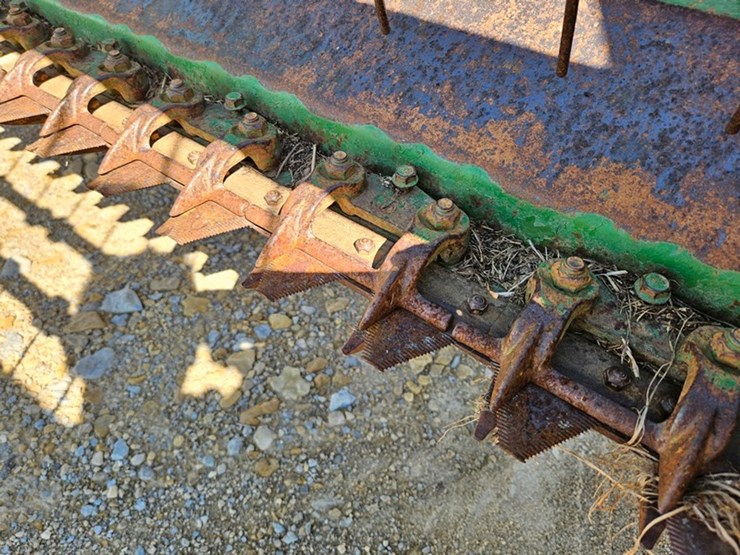 john-deere-820-image-14