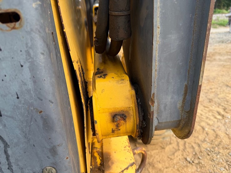 #4069-•-new-holland-ls180-wheeled-skid-steer-image-29