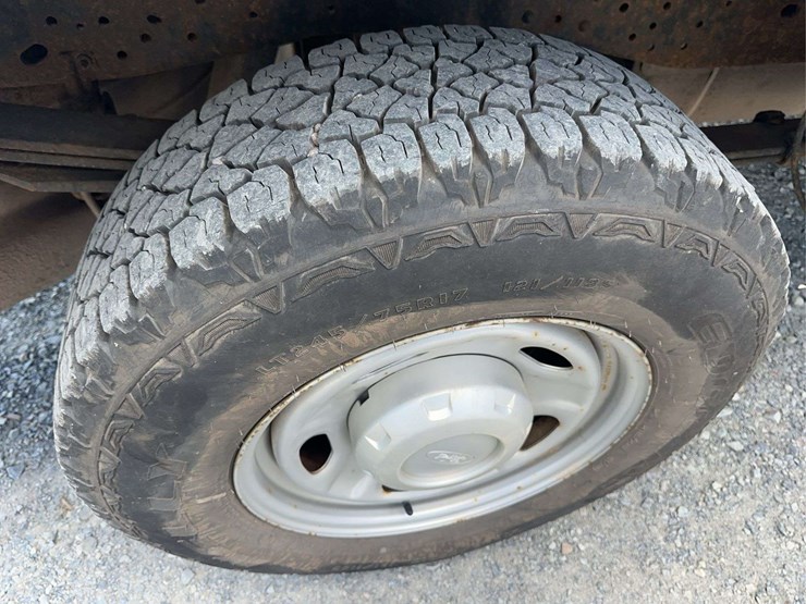 2016-ford-f250-xl-image-12