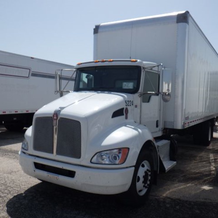 2022 KENWORTH T270