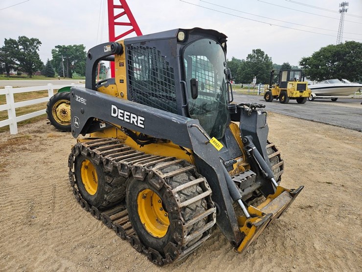 deere-328e-image-7