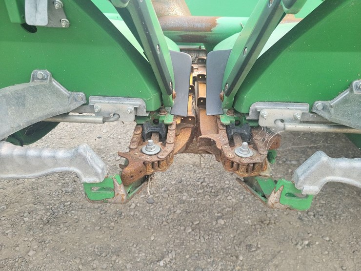 2014-john-deere-612c-corn-head---field-ready-image-29