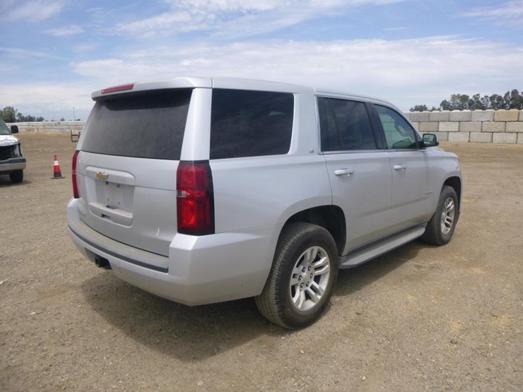 2015-chevrolet-tahoe-image-4