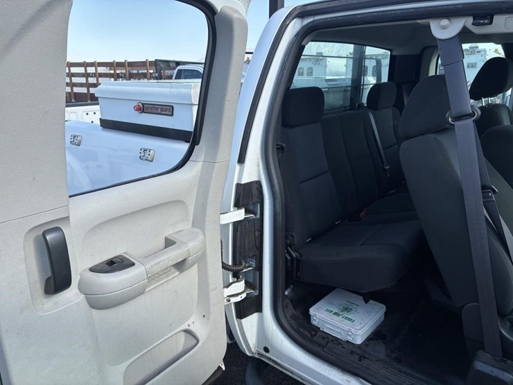 2012-gmc-2500-image-11