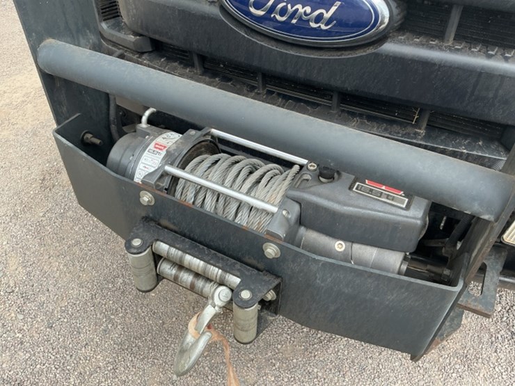 2016-ford-f550-image-15