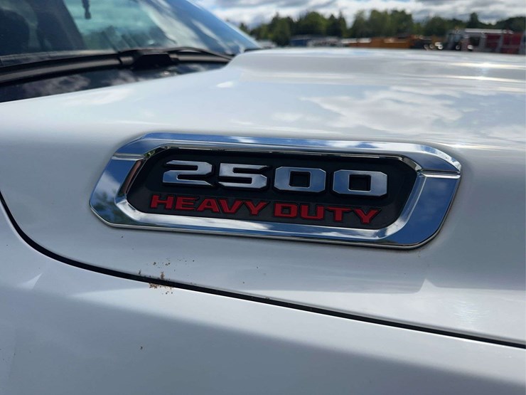dodge-2500-image-14