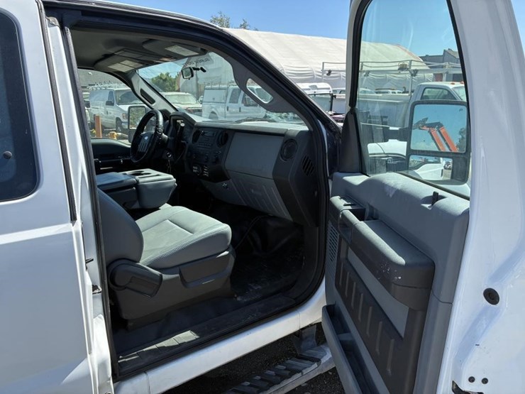 2011-ford-f250-xl-image-12