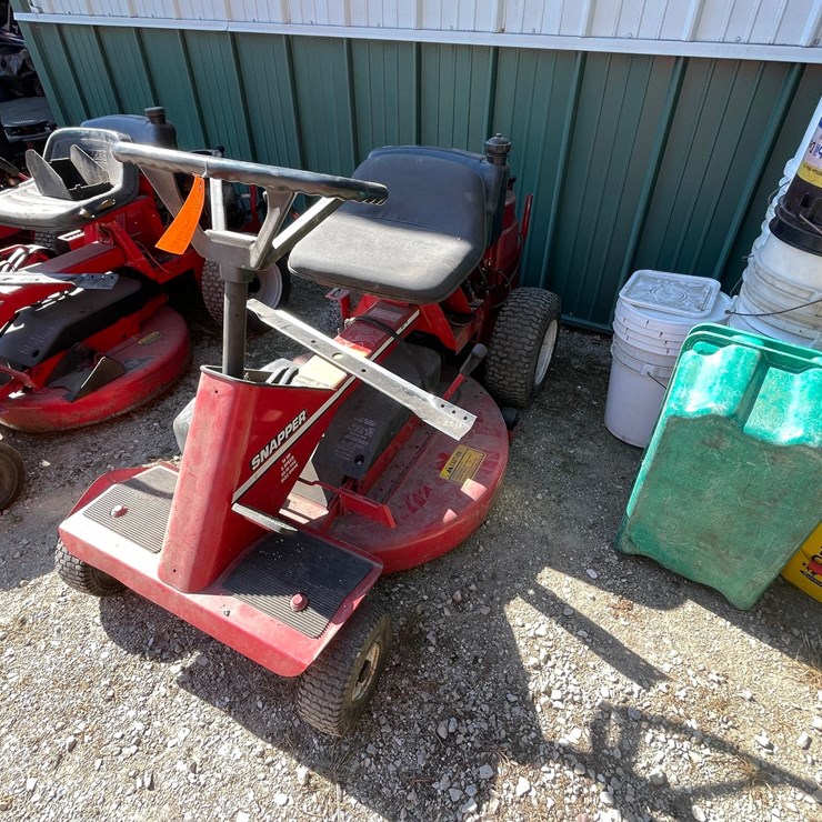 #2108 • Snapper 33" Riding Mower