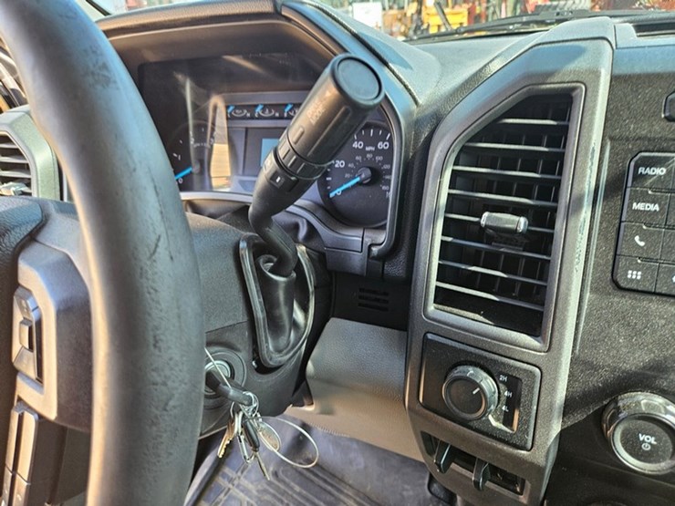 2021-ford-f350-image-31