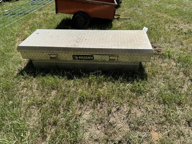 husky-truck-bed-tool-box-image-3