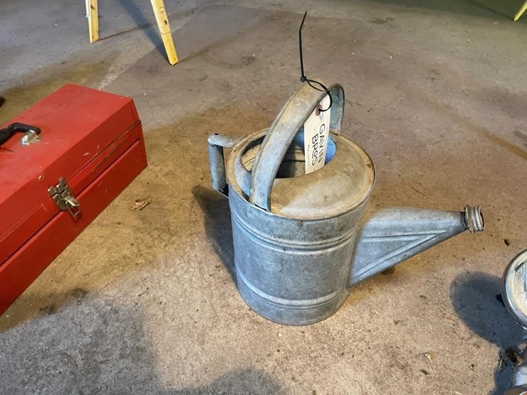 metal-oil-can-image-1