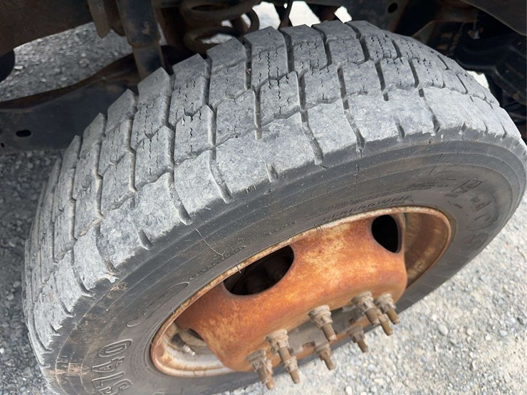 2015-ford-f450-xl-image-12