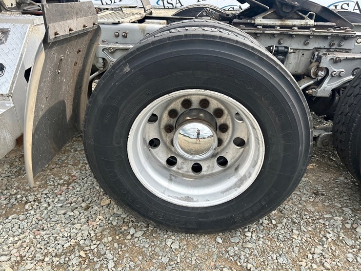 2017-kenworth-t660-image-87
