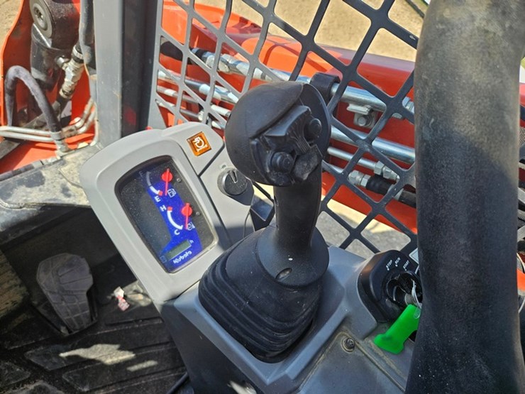 2019-kubota-svl65-2-image-26