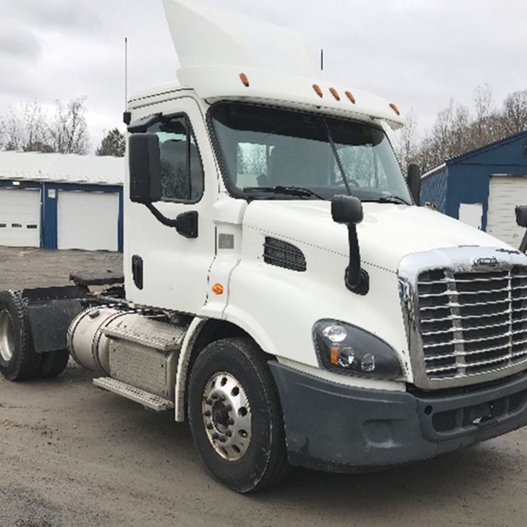 2018 FREIGHTLINER CASCADIA 113