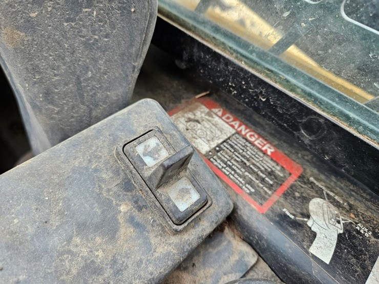 deere-328e-image-28