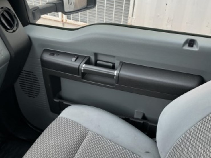 2012-ford-f550-image-24
