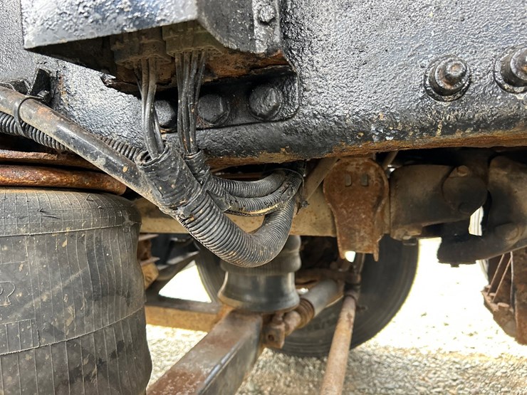 2000-caterpillar-c12-image-33