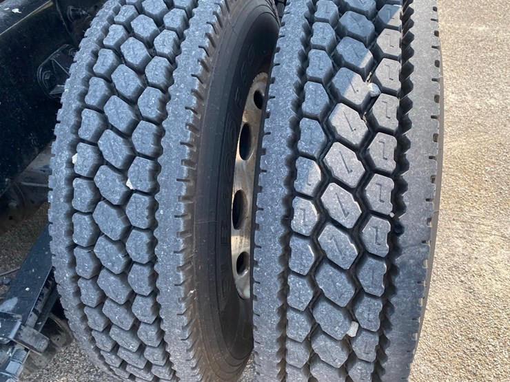 2019-peterbilt-579-image-86