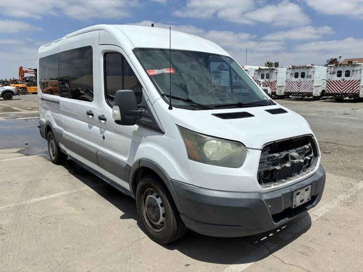 2017-ford-transit-image-2