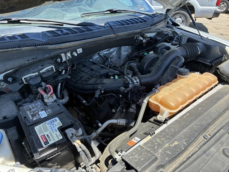 2016-ford-f150-xl-image-8