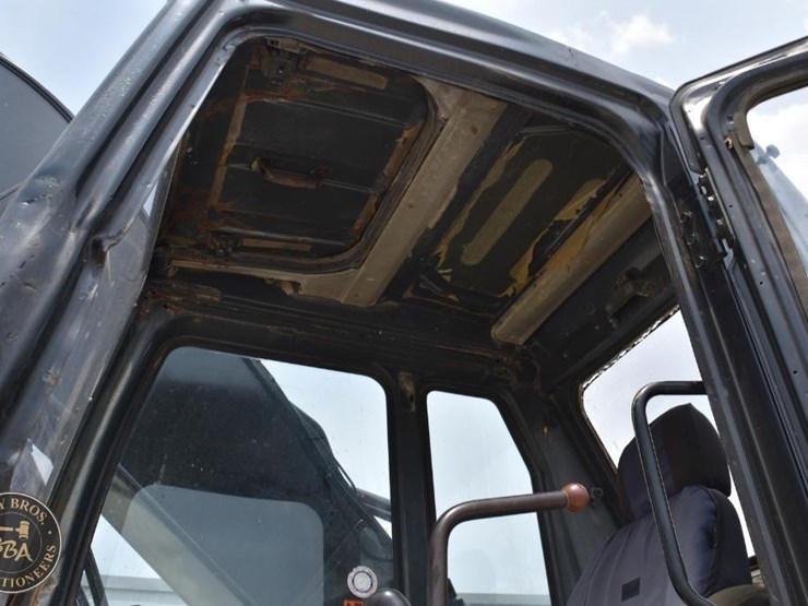 1998-komatsu-pc200-lc-6-image-30