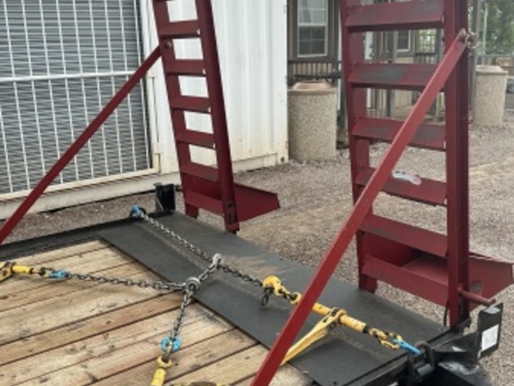 2006-towmaster-t-12dd-equipment-trailer-image-9