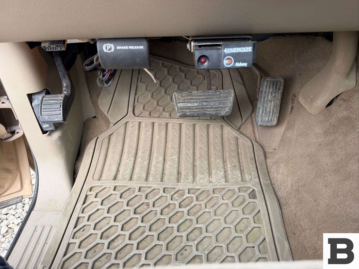 2001-chevrolet-silverado-2500hd-image-25