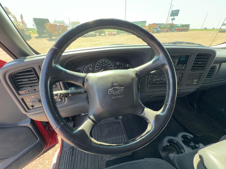 2001-chevrolet-silverado-1500-image-27