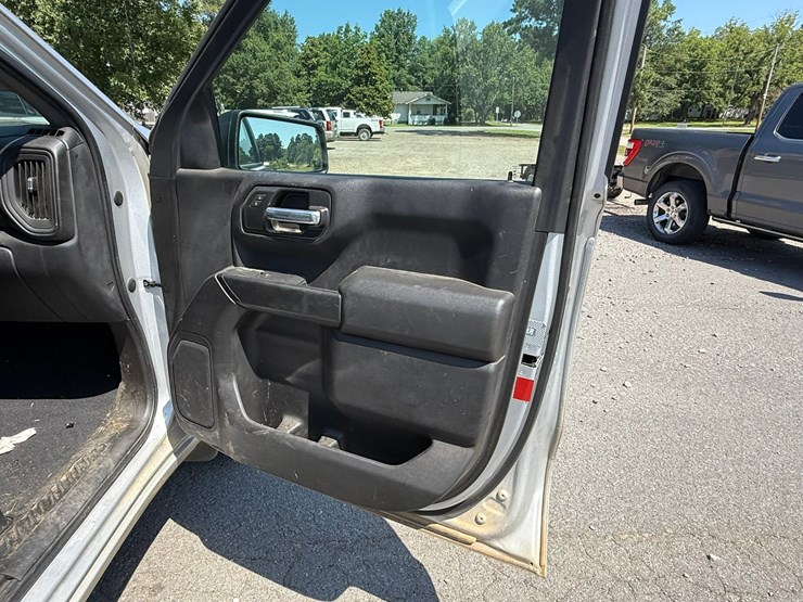 2021-chevrolet-silverado-1500-image-33
