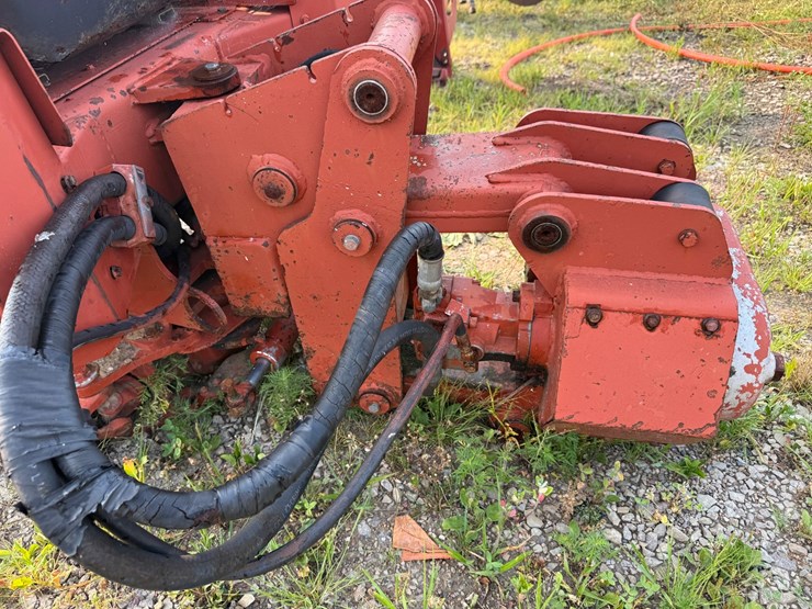 ditch-witch-350sx-image-23