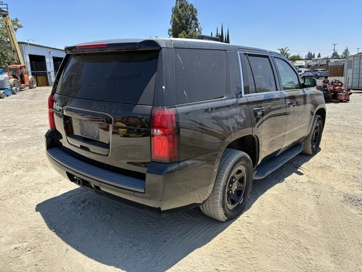 2019-chevrolet-tahoe-image-3