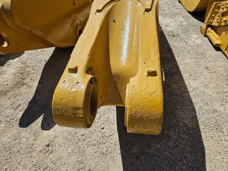 caterpillar-14-image-18