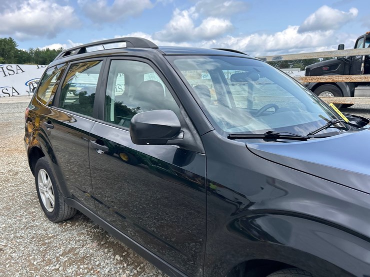 2010-subaru-forester-image-13