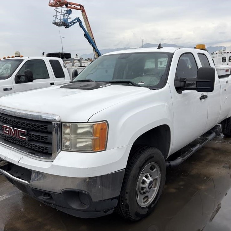2012 GMC Sierra Pickup Truck