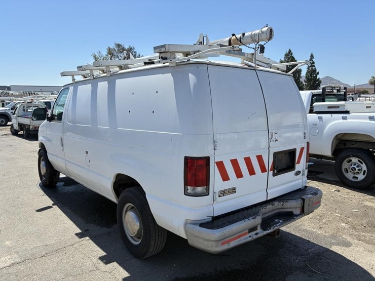 2001-ford-e350-image-4