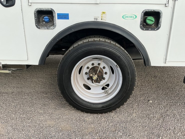 2016-ford-f550-image-8