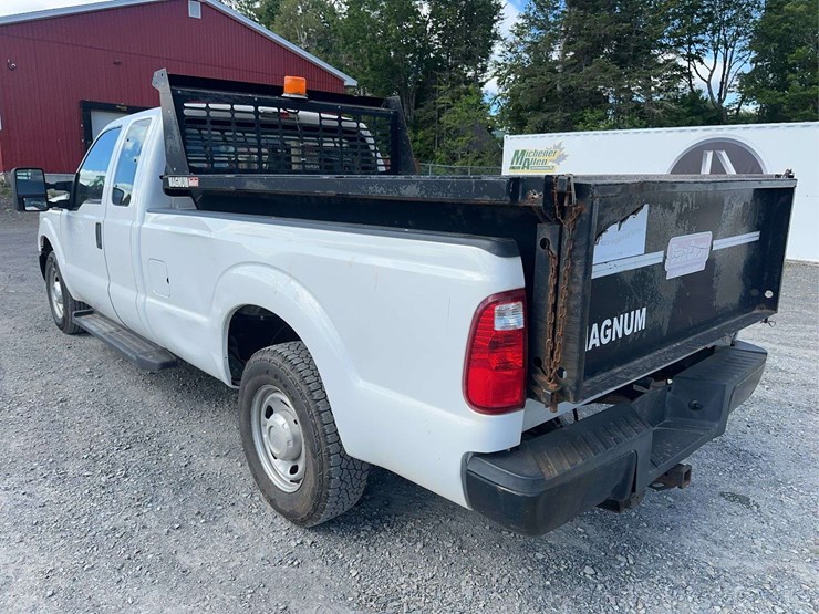 2016-ford-f250-xl-image-7