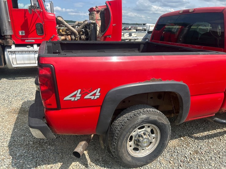 2005-chevrolet-2500-image-18