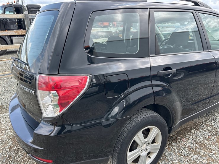 2010-subaru-forester-image-18