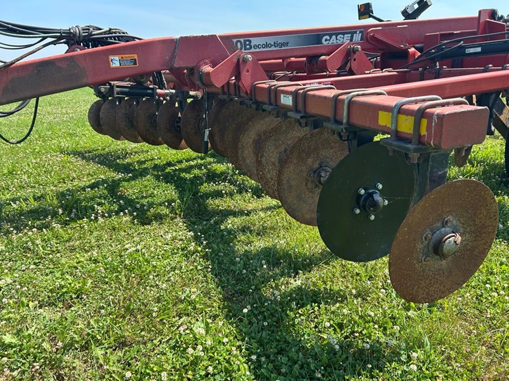 case-ih-730b-ecolo-tiger-ripper-image-14
