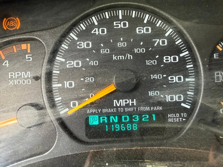 2001-chevrolet-3500-image-52