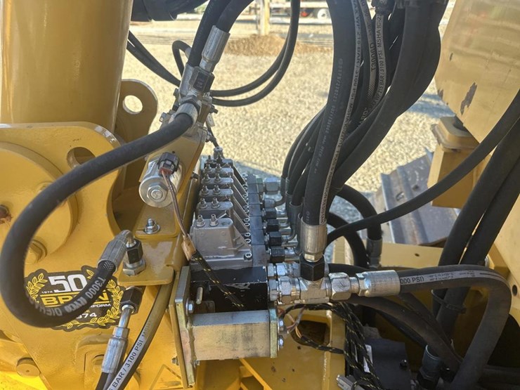 2014-deere-450j-image-26