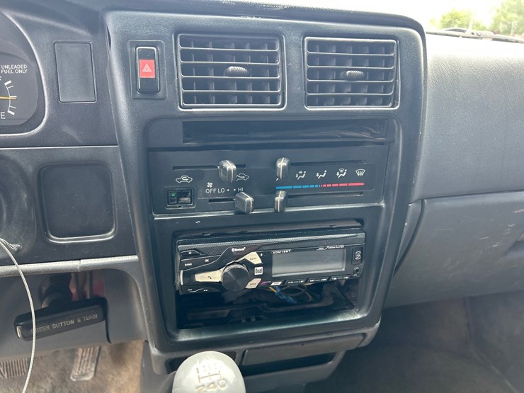 1996-toyota-tacoma-image-55