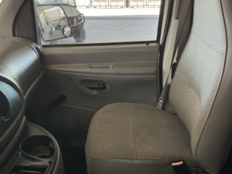 1999-ford-cargo-image-23