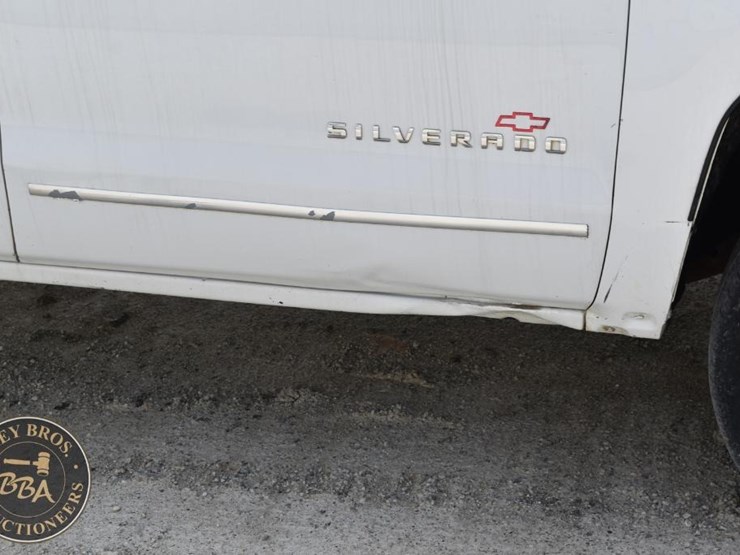 2017-chevrolet-silverado-1500-image-24