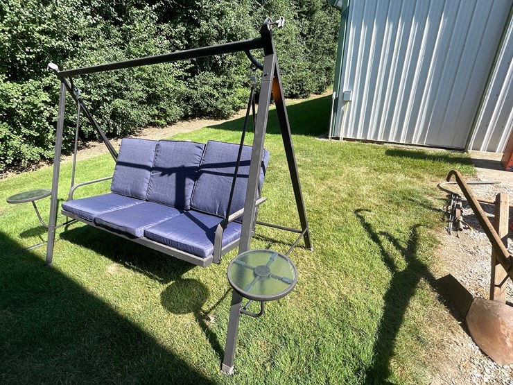 #2123-•-yard-swing-image-5